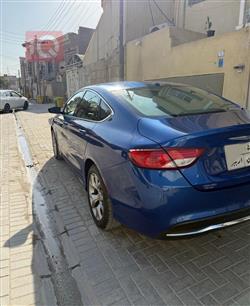 Chrysler 200